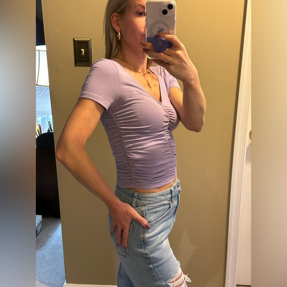 Forever 21 Ruched Top in Lavender BNWT - Picture 3 of 6